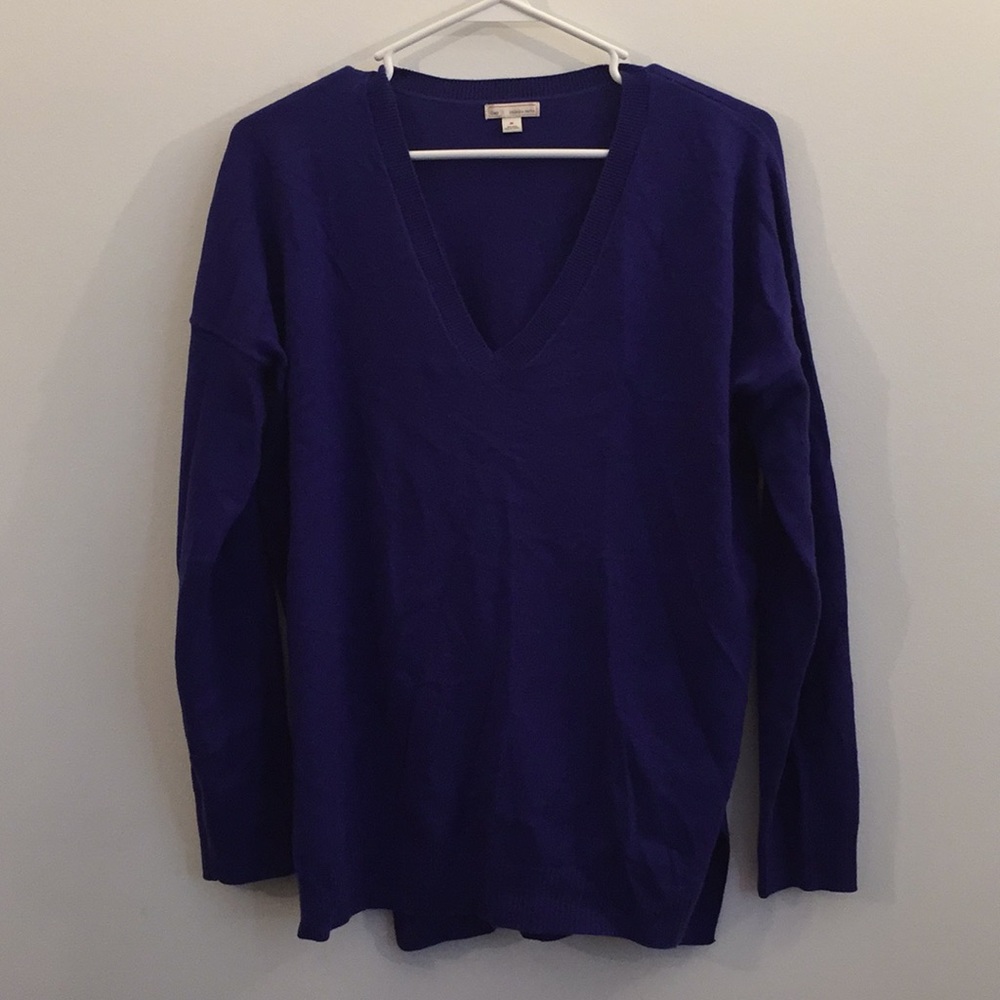V neck sweater